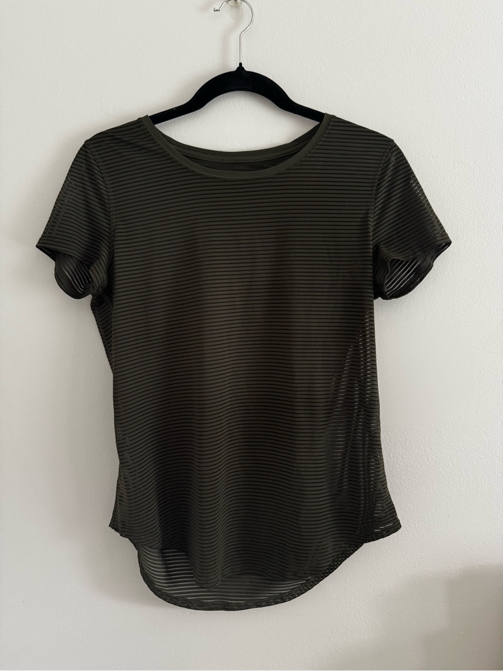 Lululemon All Love Crew Striped Mesh in Dark Olive Size 6 Short sleeve Tee